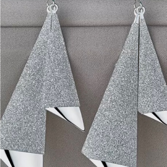 Elegant Frost: Geometric Drop Fashion Earrings in Frosted Silver - Picture 4 of 13